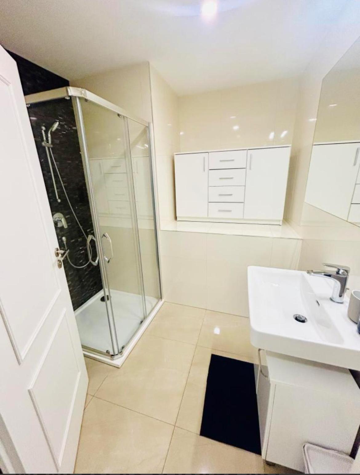 New Design & Style 50m From Wenceslas Square Apartament